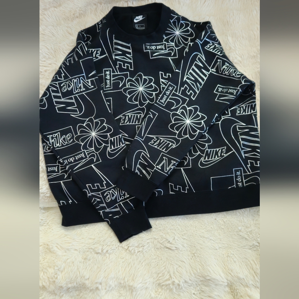 Nike Black and White Graphic Crewneck Sweater